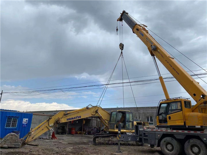 朝天区25吨吊车的工作半径是多少？